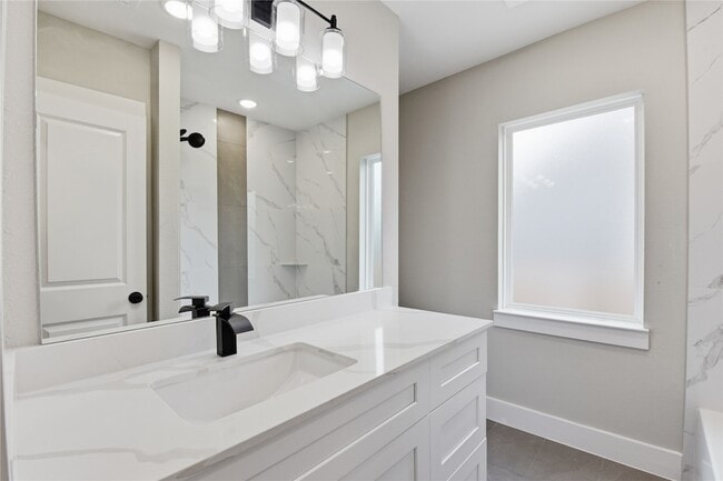 Building Photo - 4610 Providence St