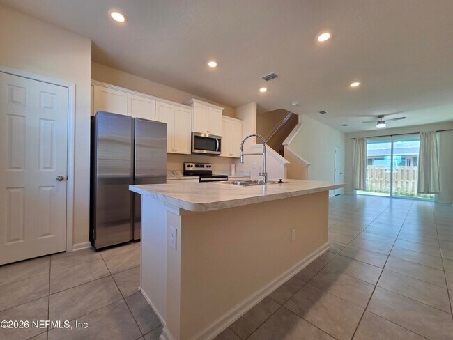 Building Photo - 98 Red House Cir