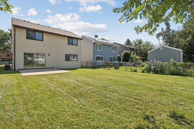 Building Photo - 322 Maple Ln
