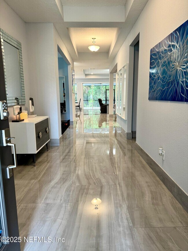 Building Photo - 163 Pine Forest Ct