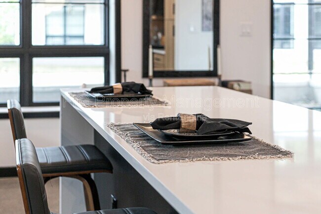 Building Photo - 3415 N Broadway