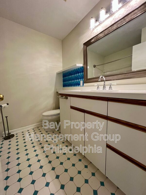 Building Photo - 1313 Delmont Ave