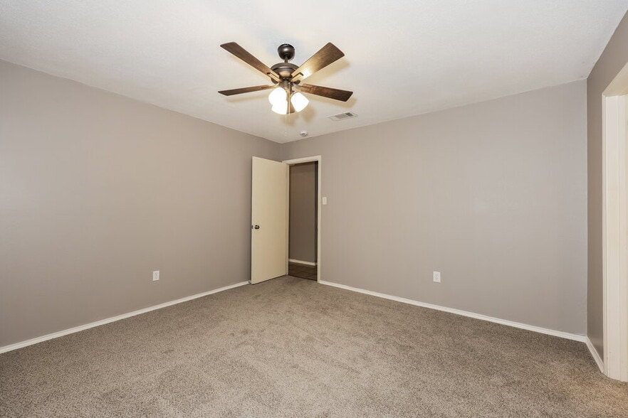 Building Photo - 7320 Ridge Rd W