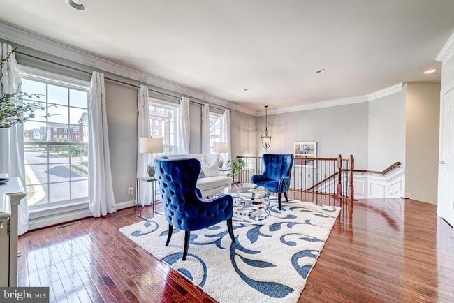 Building Photo - 20637 Erskine Terrace