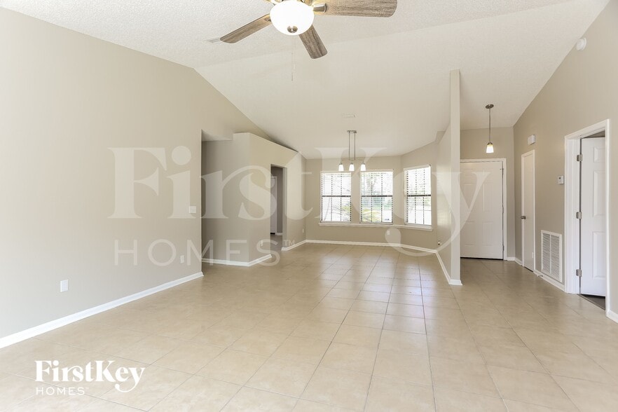 Building Photo - 1666 Ponderosa Pine Dr E
