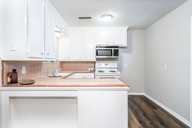 Building Photo - 503 Carrell St