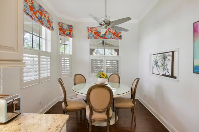 Building Photo - 136 Florence Dr