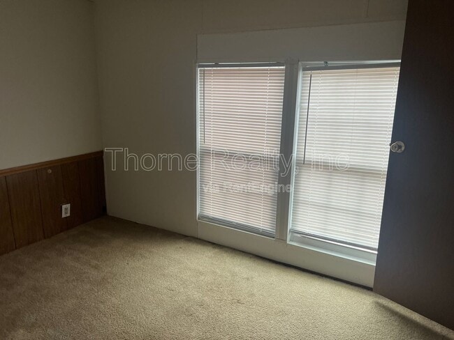 Building Photo - 92 Matts Ln