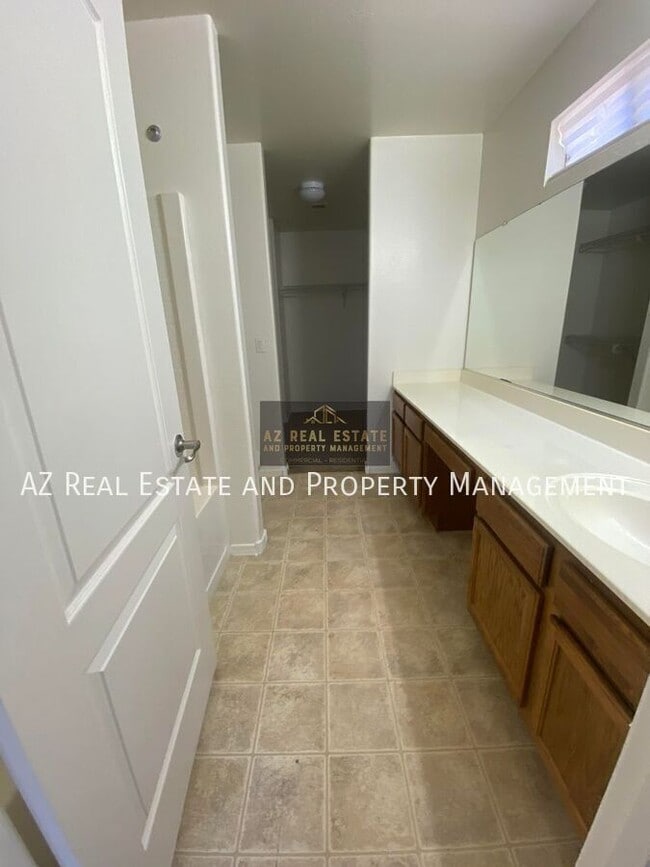 Building Photo - 4850 N 113th Dr