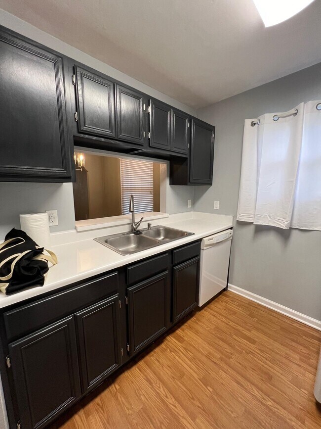 Building Photo - 3007 Richview Park Cir W