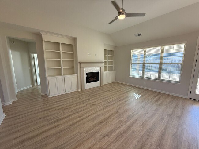 Building Photo - 140 Misty Meadows Dr