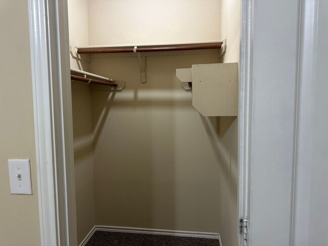 Building Photo - Townhome for rent