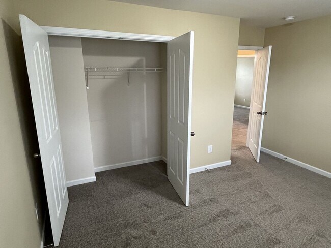 Building Photo - Spacious 4 Bed + Bonus Room Home in Concord