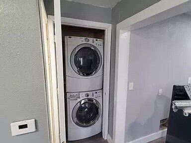 laundry - 2004 Clay St