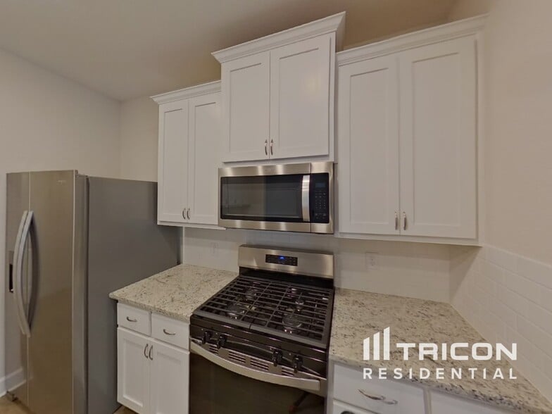 Building Photo - 1212 Bullock Dr