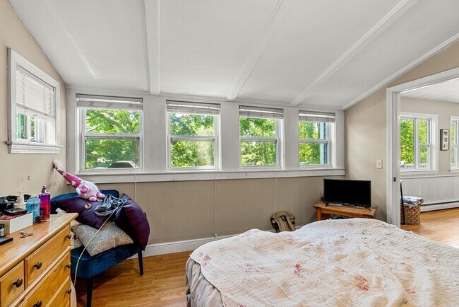 Building Photo - 22 Witham St