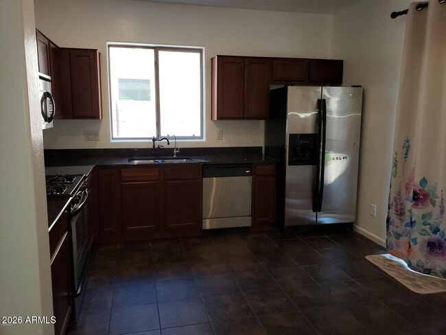 Building Photo - 1707 S Rochester Dr