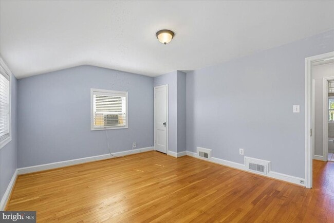 Building Photo - 3106 S Hayes St