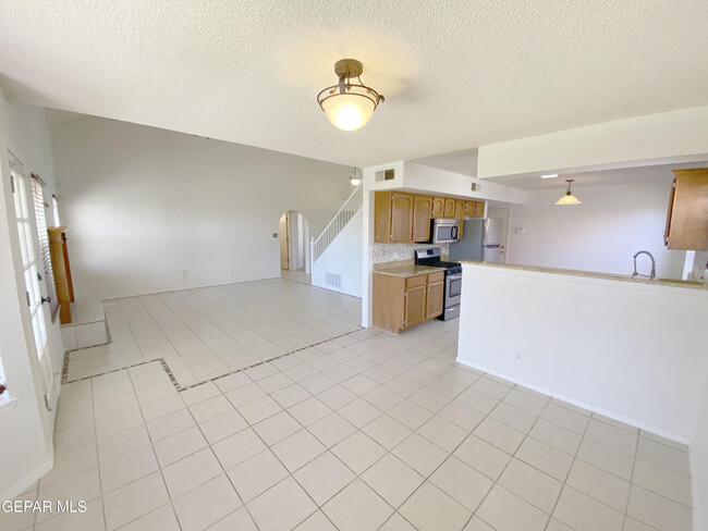 Building Photo - 4320 Loma Del Norte Dr