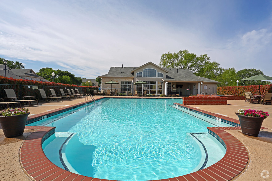 Primary Photo - Lodge At Merrilltown Apartments