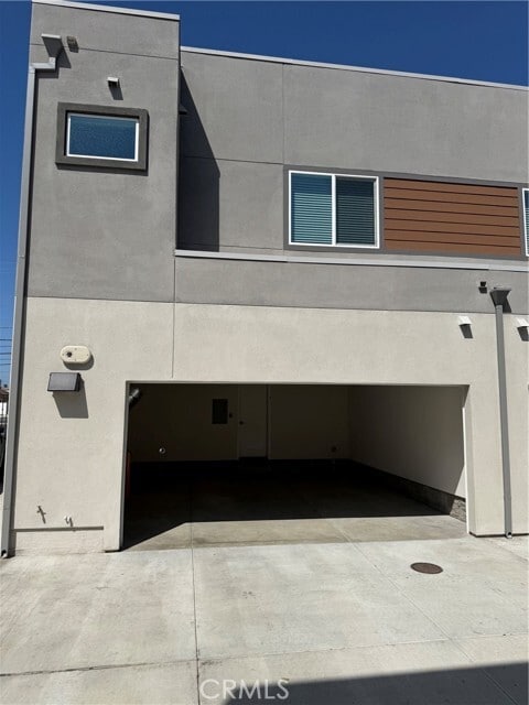 Building Photo - 18080 Prairie Ave