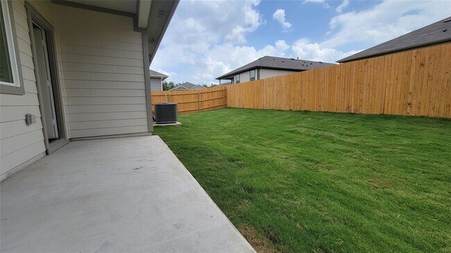 Building Photo - 115 Palo Pinto Dr