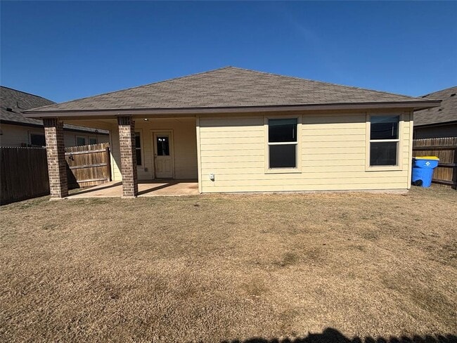 Building Photo - 111 Lillian Dr