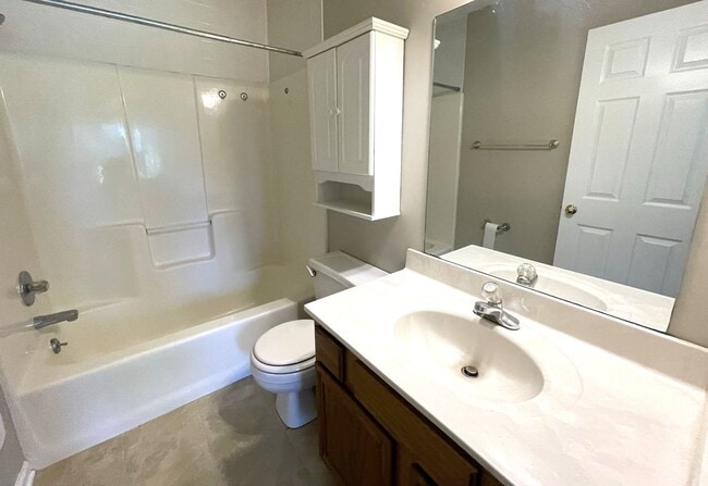 Building Photo - Cute 3 bedroom/2 bath house for rent-West ...