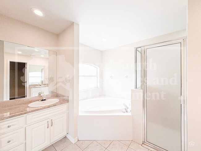 Building Photo - 1031 Hidden Ct