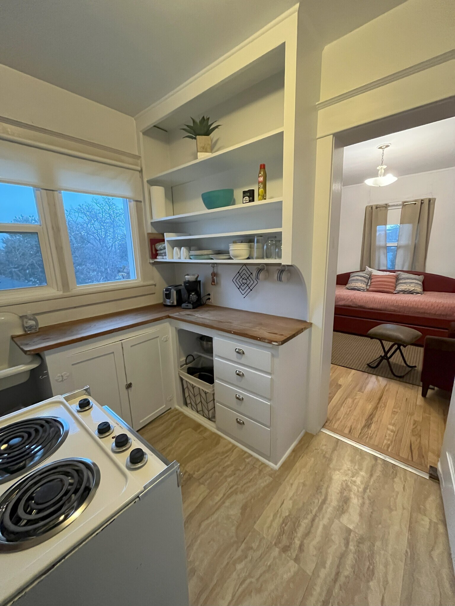 Building Photo - 856 Carter E St