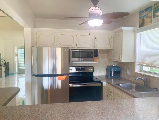 Building Photo - 315 Camden M