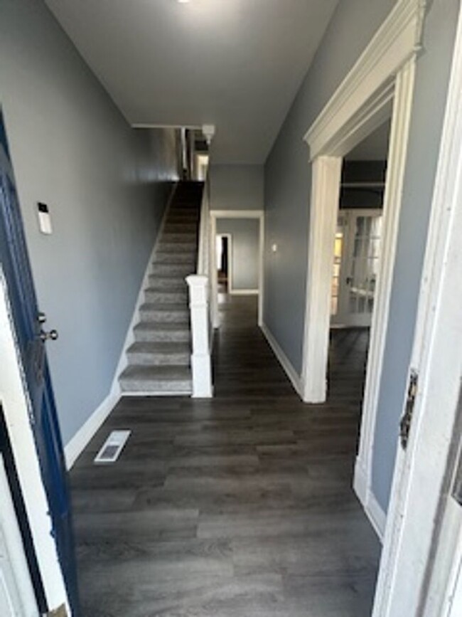 Building Photo - Beautiful House for Rent with Large Yard!
