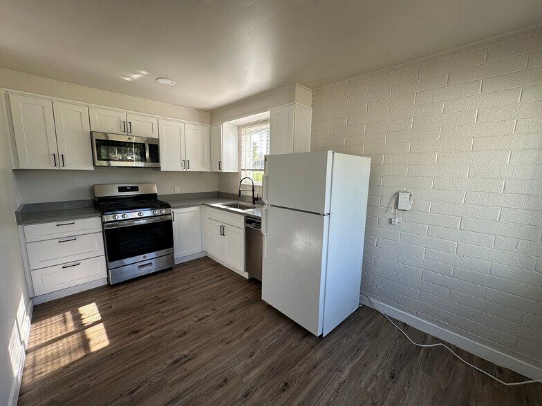 Building Photo - 387 Redondo Ave