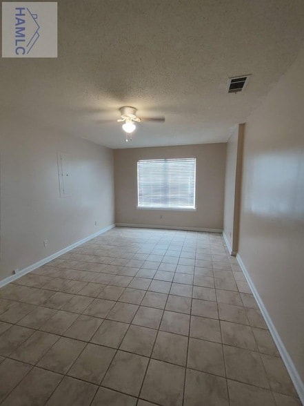 Building Photo - 709 Edgewood Ct