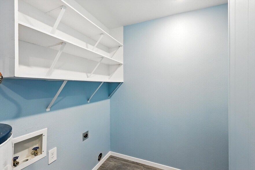 Building Photo - 1713 Japonica Ln