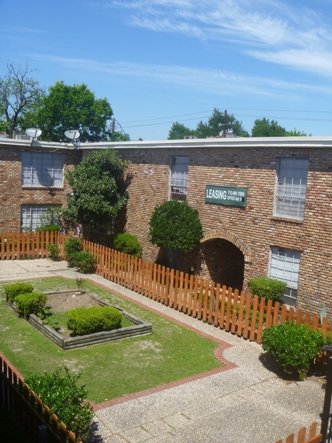 Shannon Hall Apartments Houston, TX Apartment Finder