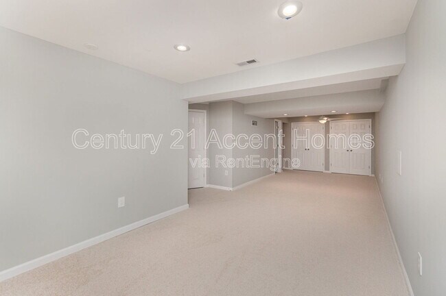 Building Photo - 2514 S Arlington Mill Dr