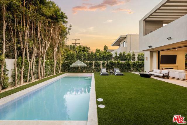 Building Photo - 4724 Lemona Ave