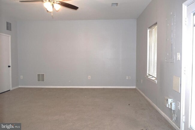 Building Photo - 8819 Blue Royale Ln