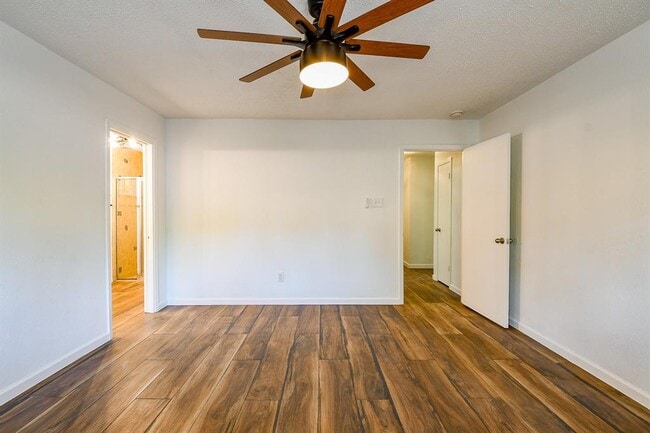 Building Photo - 25003 Spring Creek Dr