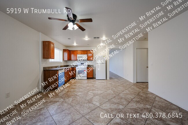 Building Photo - 5919 W Trumbull Rd