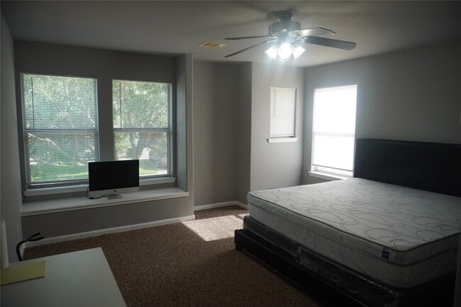 Building Photo - 2663 Skyview Grove Ct