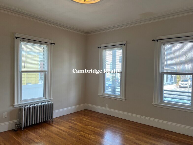 Building Photo - 44 Cameron Ave