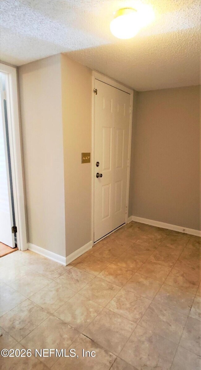 Building Photo - 5557 Greatpine Ln S