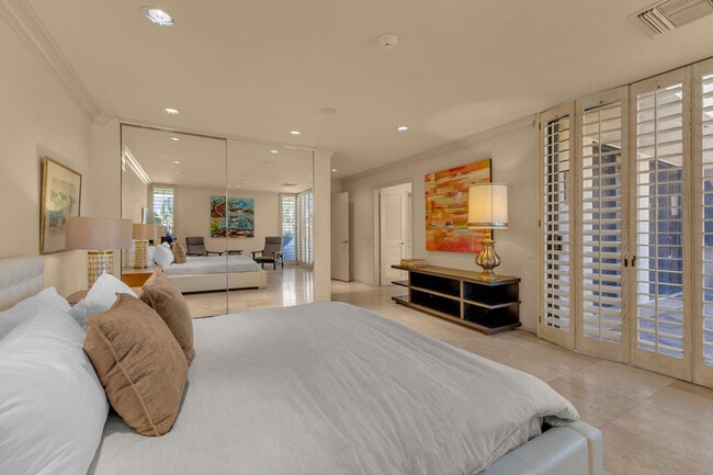 Building Photo - 24 Columbia Dr