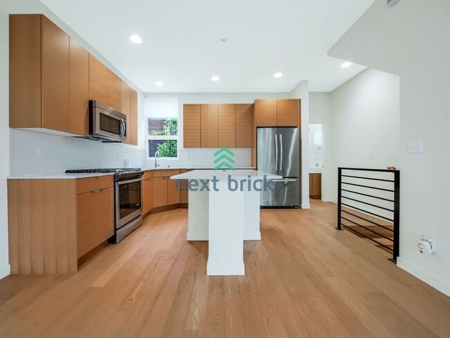 Building Photo - 3 Bed 2.5 Bath Greenwood Home