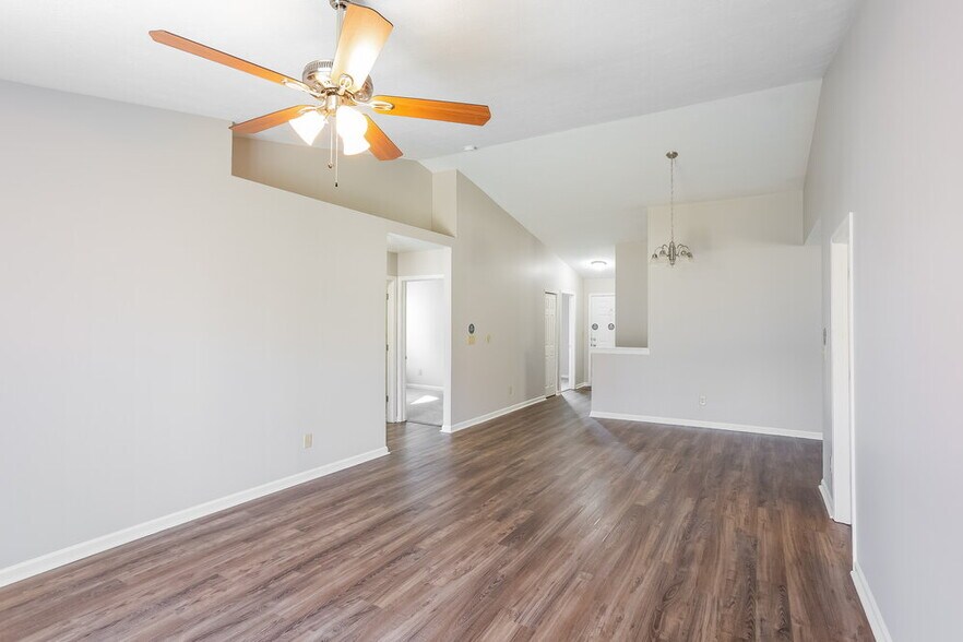 Building Photo - 11550 Ross Common Dr