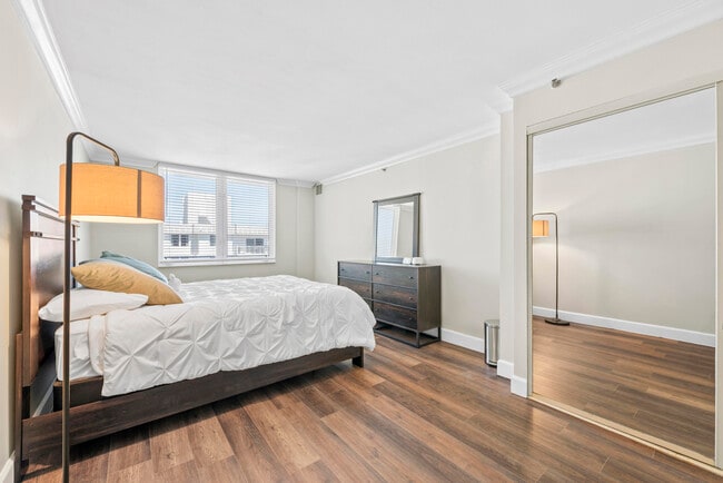 Building Photo - 3301 S Ocean Blvd