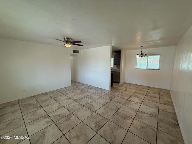 Building Photo - 4634 E Montecito St