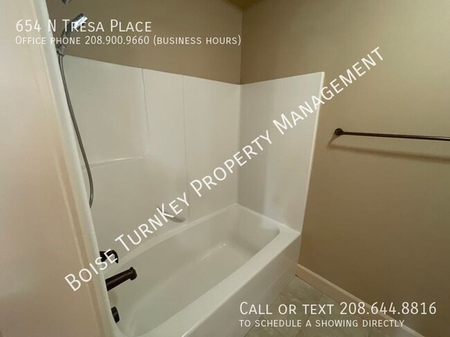 Building Photo - 654 N Tresa Pl